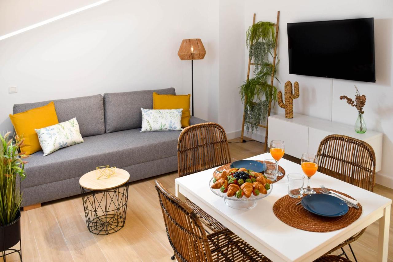 Holidays2Malaga Trinidad Renovated 1 Bedroom Penthouse Close To City Center Buitenkant foto
