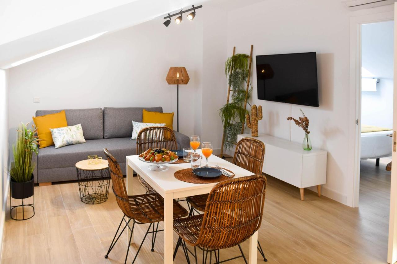 Holidays2Malaga Trinidad Renovated 1 Bedroom Penthouse Close To City Center Buitenkant foto