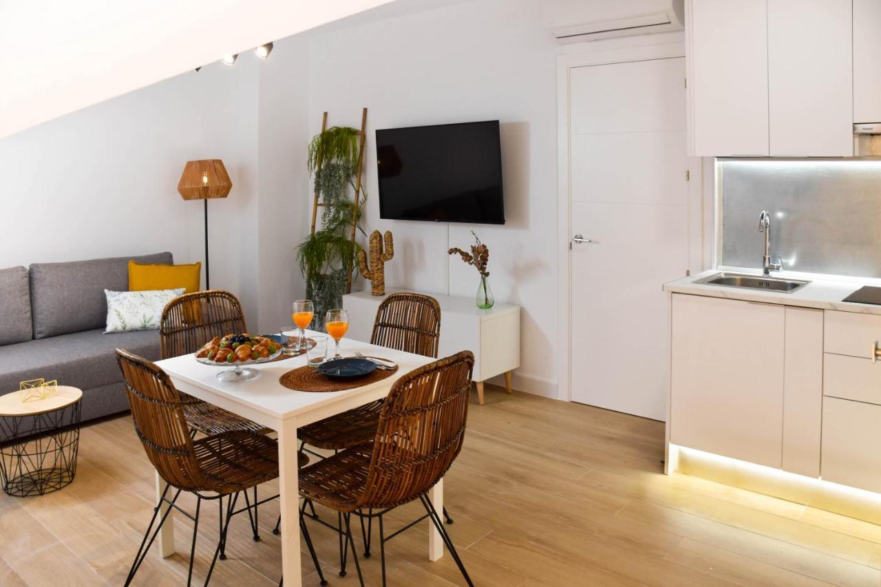 Holidays2Malaga Trinidad Renovated 1 Bedroom Penthouse Close To City Center Buitenkant foto